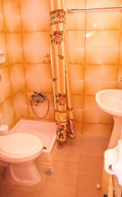 Stavroula Rooms Makrirrákhi エクステリア 写真